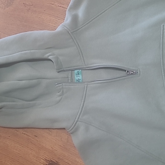 Crop 1/4 zip - Picture 3 of 5